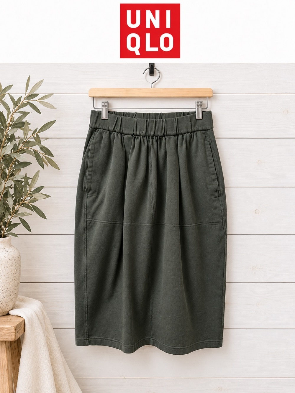 Uniqlo Green Jersey Skirt – Size S